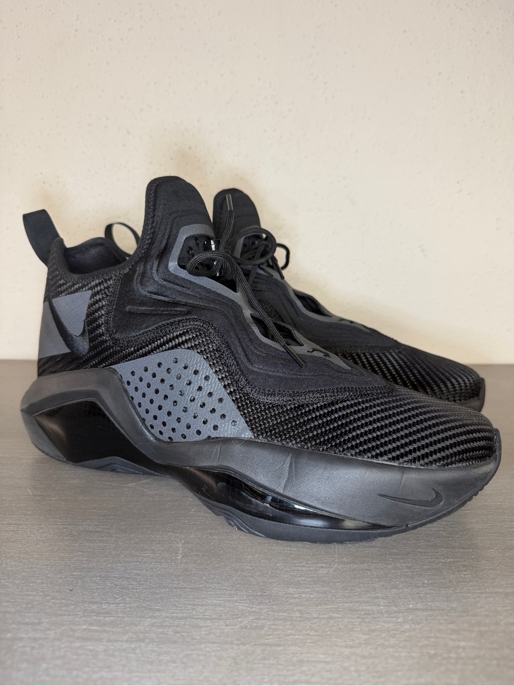 Nike LeBron Soldier 14 Mens Size 12 Black Running Basketball Shoes Sneakers